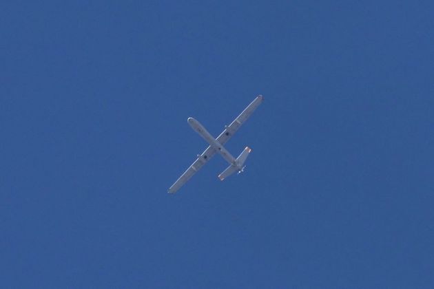 Drone israelense sobrevoa a fronteira de Israel com Gaza neste domingo (15)