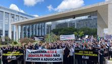 Advogados protestam pelo retorno de atendimento presencial no TJDFT