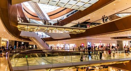 Lojas mais simples ganharam espaço nos shoppings