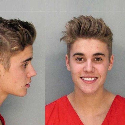 Justin BieberO ídolo pop Justin Bieber também já foi parar no xilindró. O cantor foi detido em 2014 acusado de dirigir sob influência de drogas ou álcool e de disputar um racha nas ruas