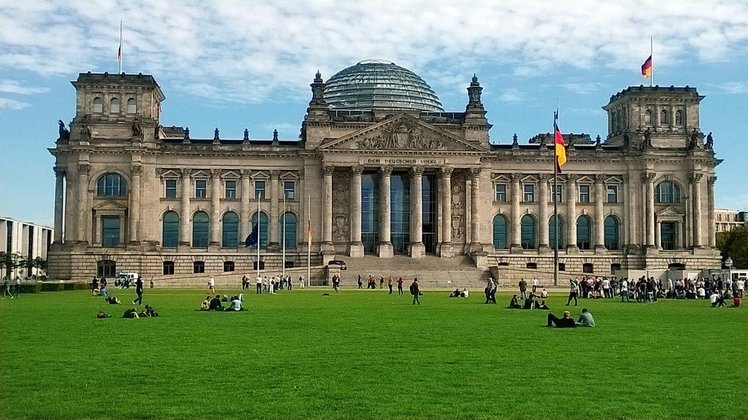 Muita cultura - A Alemanha é um local com muita cultura e arte, sendo um dos motivos para turistas visitarem o país.