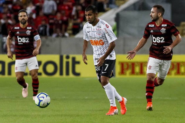 Muito antes de o Flamengo se tornar o time avassalador que faturou Brasileirão e Libertadores no mesmo final de semana, as equipes se enfrentaram pela Copa do Brasil. Curiosamente, a equipe carioca enfrentou o Timão com um treinador diferente em cada jogo: Abel Braga no jogo de ida e Marcelo Salles no jogo de volta. Em ambas as partidas, vitória do Mengão por 1x0 e classificação garantida.