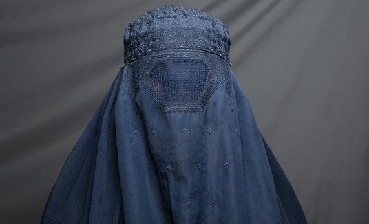 Afeganistão vive onda de suicídios entre mulheres desde a volta do Talibã ao poder (Lillian Suwanrumpha/AFP - 30.7.2022)