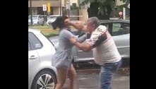 Vídeo: homem dá socos em mulher e a derruba após discussão no Sudoeste, em Brasília