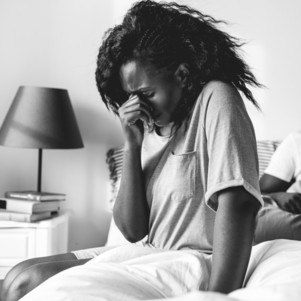 Mais mulheres do que homens relataram sentir raiva e preocupação