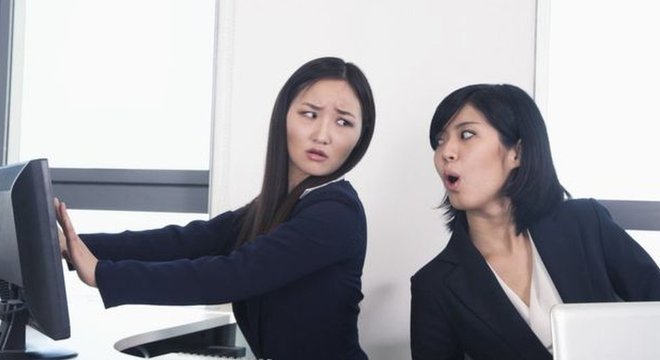 Há três maneiras de ocultar ou deixar menos visíveis conversas do WhatsApp Web