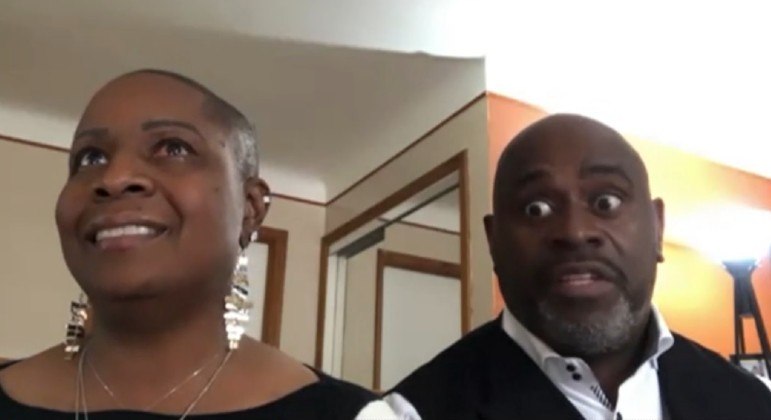 Sem conseguir abrir o olho, Yacedrah pediu ao marido que acionasse o serviço de emergência