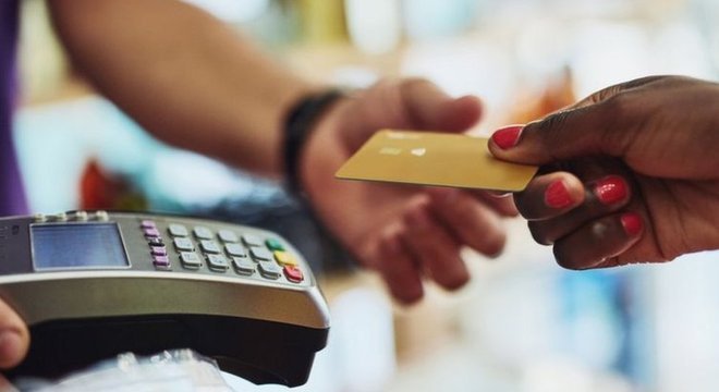 Apesar do forte desempenho do PIB no terceiro trimestre, a atividade já dá sinais de acomodação nos últimos três meses do ano, observa especialista