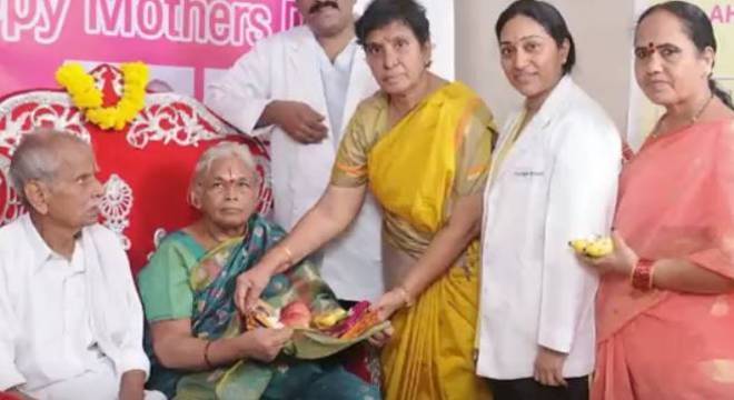 Erramatti Mangayamma, 74, é considerada a mulher mais velha a dar à luz