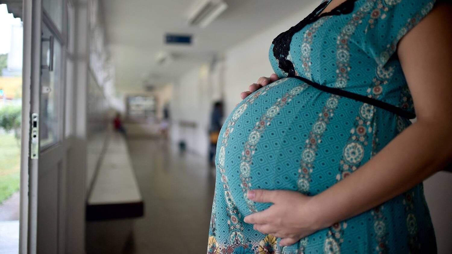 Das 554 pessoas presas por aborto no país, apenas 2 são mulheres 