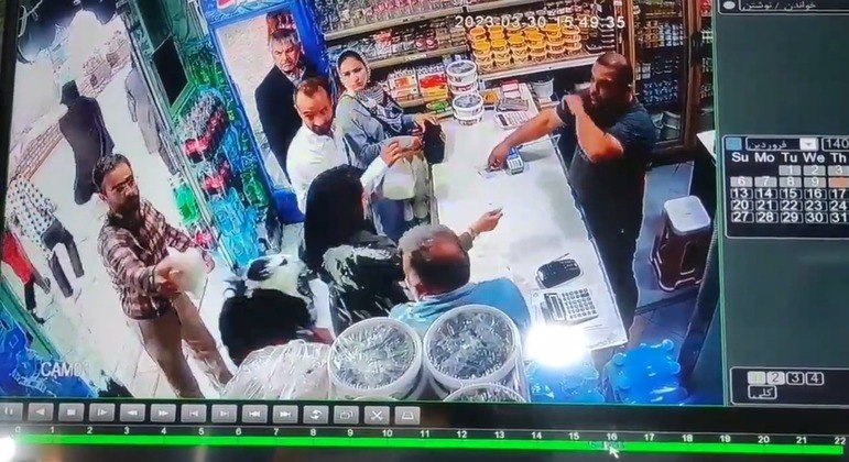 Homem atacou mulher que não usava hijab