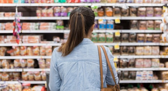 A chave, dizem os pesquisadores, é cercar-se de "alimentos reais e inteiros que são caçados, coletados ou cultivados em fazendas"
