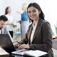 Balcão de Empregos tem vaga de auxiliar administrativo exclusiva para deficientes (Freepik)