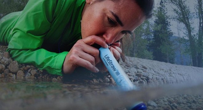 Fabricantes do LifeStraw dizem que ele pode remover 99.9% dos parasitas e bactérias da água