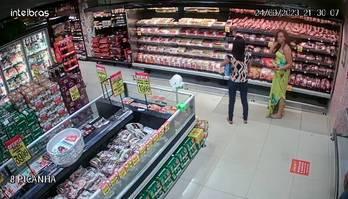 Mulheres furtam carnes e escondem em vestido (Divulgação/PMDF - 27.03.2023)