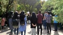 Alunas são envenenadas no Irã para provocar fechamento de escolas femininas