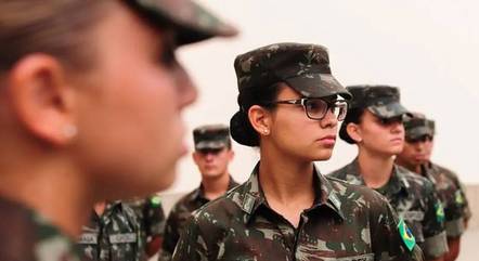 Exército diz ao STF que fisiologia feminina pode comprometer o desempenho militar em operações