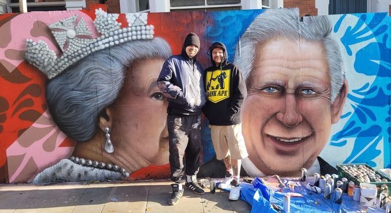 Moradores de Northampton ridicularizaram grafite de Charles 3º
