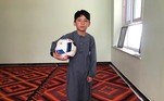 'Estou preso em casa e não posso sair porque tenho muito medo dos talibãs', disse Murtaza. O menino pertence à minoria xiita hazara, que é alvo constante de ataques, sobretudo, realizados pelo grupo jihadista Estado Islâmico. 'Em meu sonho, vejo que os talibãs chegam, batem na porta e gritam meu nome', contou o menino