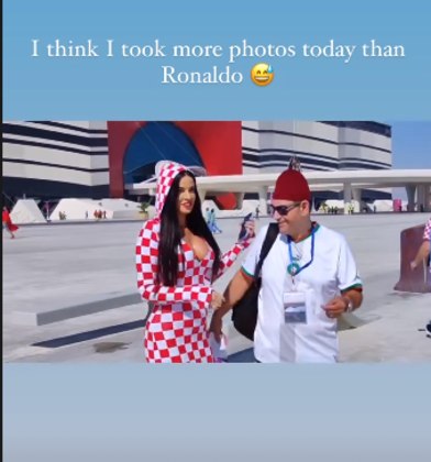 Ivana esteve no estádio Al-Bayat, em Doha, na última quarta-feira (23), para acompanhar a partida contra o Marrocos, que terminou em 0 a 0. Com um vestido longo quadriculado, assim como a camisa da Croácia, ela chegou a publicar que tirou mais fotos que Ronaldo. Provavelmente, é uma referência ao português Cristiano Ronaldo