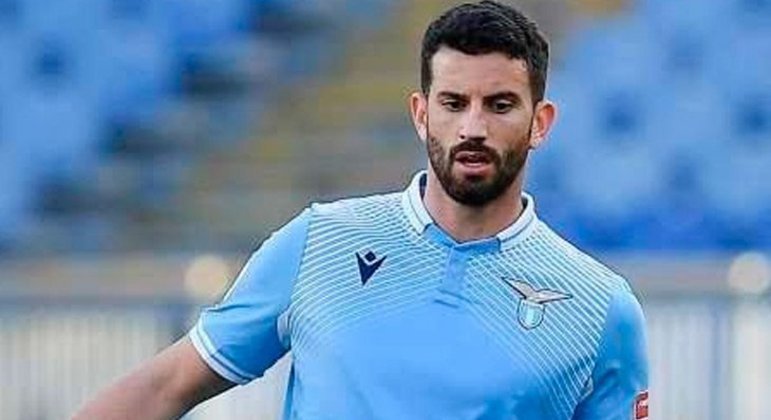 Mateo Musacchio (zagueiro) - 31 anos - Sem clube desde julho de 2021 - Último clube: Lazio - Valor de mercado: 1,5 milhão de euros (R$ 9,9 milhões)