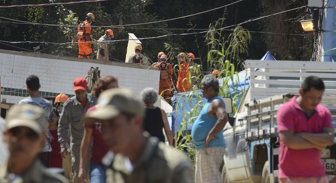 Bombeiros encontram corpo da última pessoa desaparecida em Muzema