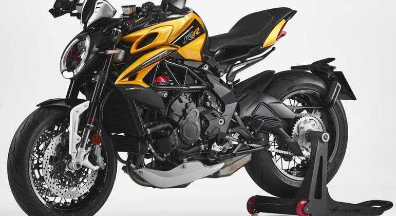 MV Agusta Dragster RR SCS vem equipada com motor de três cilindros, que rende 140 cv 