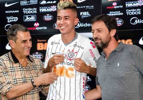 Na apresentação do volante Victor Cantillo no Corinthians, o diretor Duílio Alves afirmou que o jogador não usaria mais a camisa 24, que usou durante toda sua carreira, porque o clube não aceitava a utilização do número, numa frase que foi considerada homofóbica. 