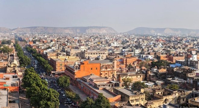 Na cidade de Jaipur, na Índia, as temperaturas chegam a mais de 40°C no verão