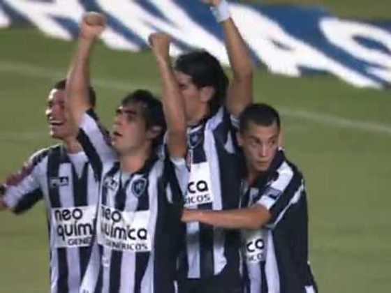 Na decisão da Taça Guanabara de 2010, o Botafogo venceu o Vasco, por 2 a 0.  Botafogo. O uruguaio fez um gol de pênalti, em uma partida marcada por expulsões e lances polêmicos