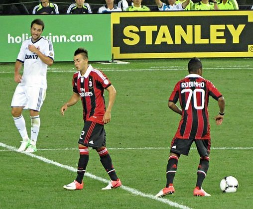 Na época, Robinho era um dos principais jogadores do Milan. No ano seguinte voltou ao Brasil para jogar no Santos, o clube onde começou a carreira.