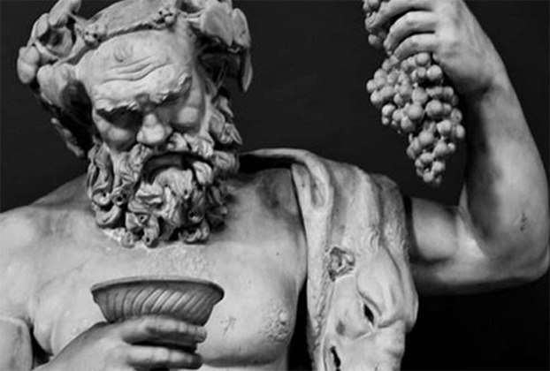 Na Europa, o vinho era comum na Grécia e na Roma antigas. Fez parte do dia a dia dos moradores e foi retratado em muitas obras de arte como elemento associado, inclusive, à Mitologia.