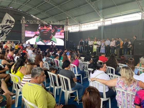 Na inauguração, o ex-jogador Mauro Silva, o prefeito Kayo Amado e a Torcida Jovem do Santos estavam presentes.