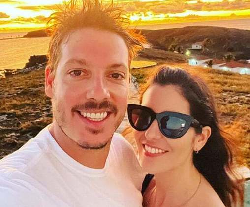  Na sexta-feira 13, o humorista Fábio Porchat e a cineasta Nataly Mega anunciaram a separação. Eles estavam casados desde 2017 e hoje têm um filho.