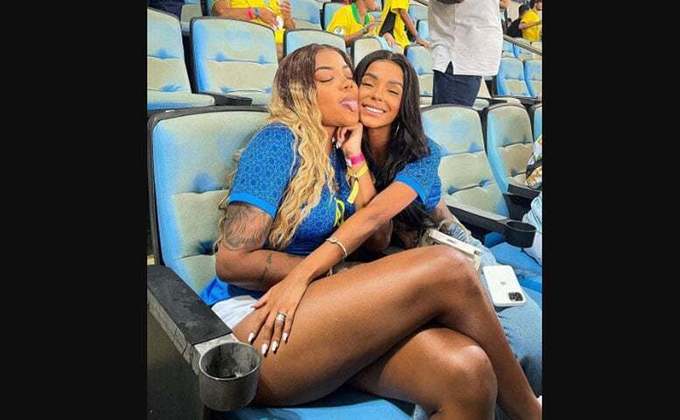 Na vida pessoal, Ludmilla é abertamente bissexual. No passado, teve um breve romance com Gabriel Jesus, jogador de futebol. Ela se relaciona com  a sua bailarina, Brunna Gonçalves, desde 2017. Elas se casaram em 16 dezembro de 2019, aniversário de Brunna, com uma festa surpresa organizada pela própria cantora. 