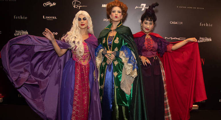 Nah Cardoso, Thaynara OG e Lore Inprota reproduziram o look das protagonistas de "Abracadabra"
