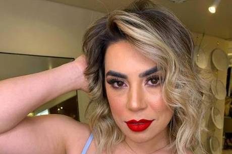 Naiara Azevedo tem predisposição à menopausa precoce