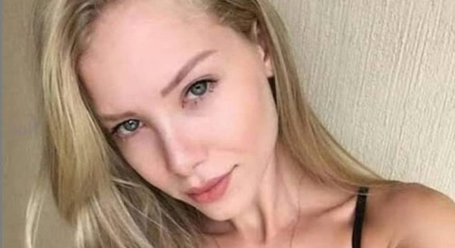 Najila tem 26 anos. Modelo. Ã separada. Tem um filho de cinco anos