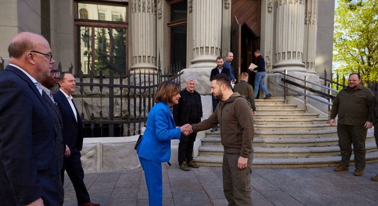 Presidente da Câmara dos EUA faz visita surpresa a Kiev - Notícias - R7  Internacional