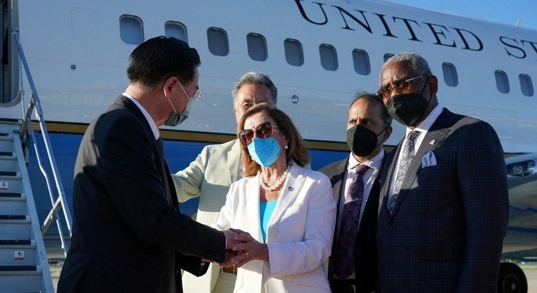 Visita oficial de Nancy Pelosi a Taiwan levou a China a suspender colaborações com os EUA