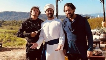 Ator brinca em foto: 'O que Zadoque, Simei e Rezom fazem juntos?' (Reprodução/Instagram)