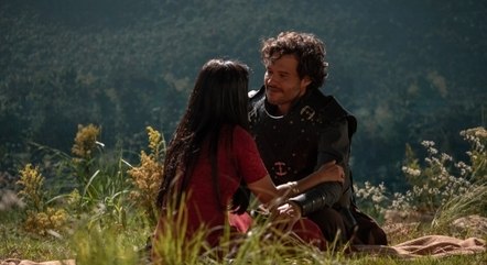 Rezom vive a dor do amor por Adara, que foi assassinada