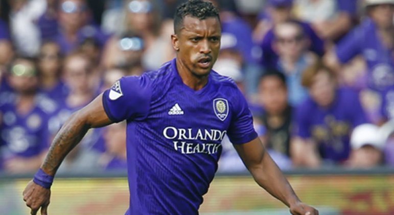 Nani (atacante - 35 anos - Portugal): O ponta que fez sucesso no Manchester United atuou por 10 anos na seleção portuguesa, onde conquistou a Eurocopa 2016, participando de gols importantes. Em 2021, Nani esteve no Orlando City, dos EUA, e tem o vínculo se encerrando no fim deste mês.