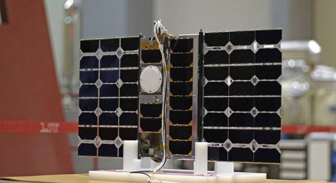 Nanossatélite VCUB1, da Visiona Tecnologia Espacial (união de Embraer e Telebras)