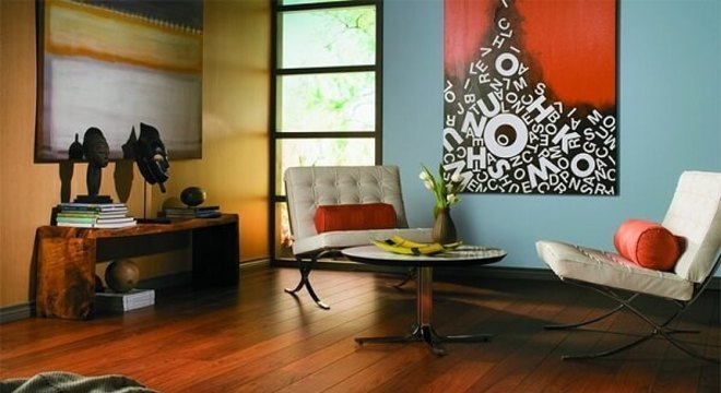 Não demore para secar líquidos derramados no piso laminado