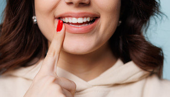 Veja como conseguir manter os dentes brancos por mais tempo  ( Veja como conseguir manter os dentes brancos por mais tempo )