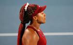 A tenista japonesa Naomi Osaka é excelente inspiração para quem pensa em apostar nas tranças coloridasVeja também: Trança é destaque nos penteados das atletas de Tóquio, inspire-se