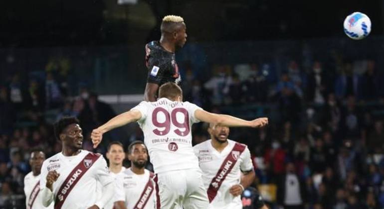 A testada de Victor Osimhen, Napoli 1 X 0