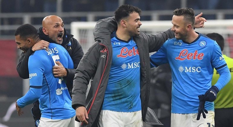 Com o treinador Spalletti, a vibração do Napoli pelo triunfo em Milão