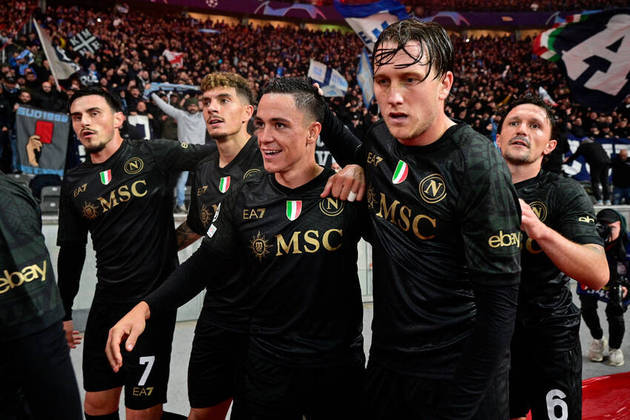 A Napoli, atual campeã da Itália, venceu o Union Berlin fora de casa, com gol de Raspadori. Os italianos estão na segunda colocação do Grupo C, atrás do Real Madrid
